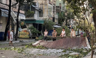 Khẩn trương khắc phục hậu quả bão số 13, nhanh chóng ổn định đời sống Nhân dân 